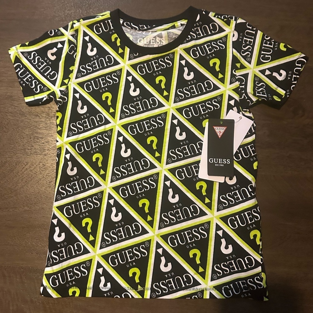 NWT GUESS
BOYS BLACK COTTON PRINTED T-SHIRT